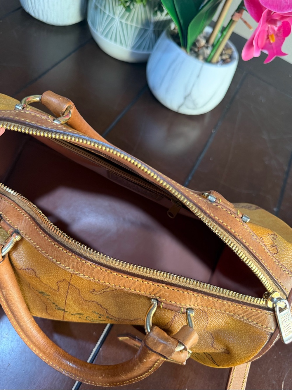 Alviero Martini World Map bag - Picture 12 of 13